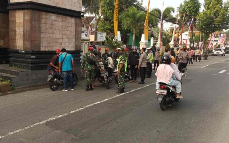 Penyekatan TNI Polri di wilayah Madiun