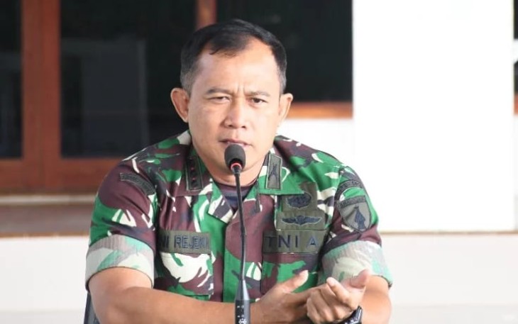 Danrem 081/DSJ Kolonel Inf Deni Rejeki saat memberikan arahan prajuritnya 