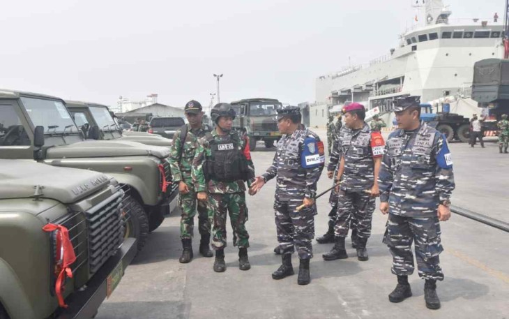 Pangkolinlamil saat pengecekan prajurit 