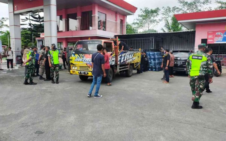 Sinergitas TNI Polri saat pengamanan eksekusi lahan