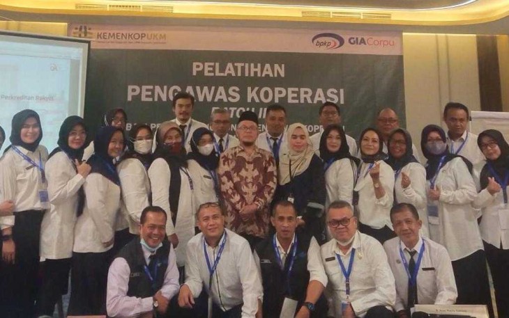 Foto bersama peserta pelatihan berbasis kompetensi di Bandung 