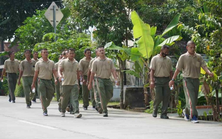 Jalan sehat prajurit Korem 071/Wijayakusuma 