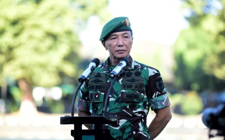 Pangdam XIV/Hsn Mayjen TNI Totok Imam Santoso saat memberikan arahan prajuritnya di makodam