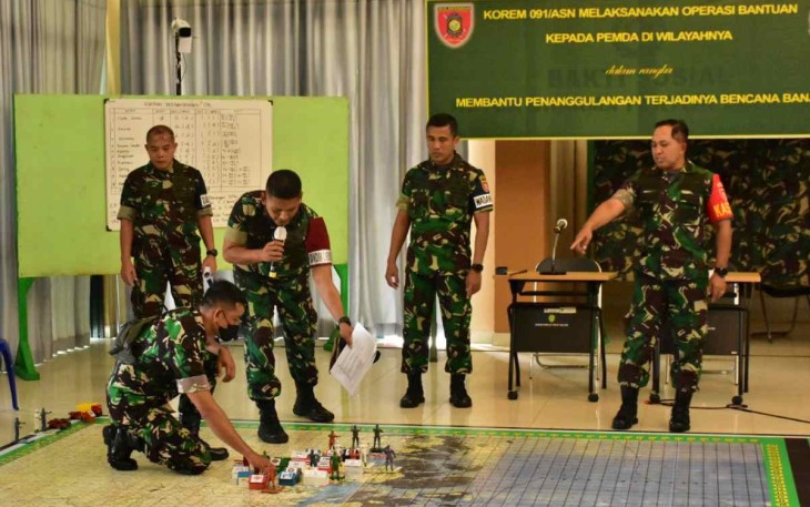 Simulasi siap siaga banjir prajurit Korem 091/ASN