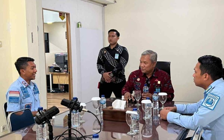 Tejo Harwanto saat memberikan wejangan jajaran Kanim Cilegon