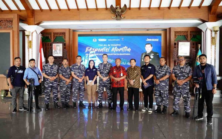 Tim ekspedisi maritim TNI AL di pendopo Kabupaten Pati