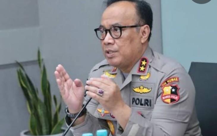 Kadiv Humas Polri Irjen Dedi Prasetyo saat memberikan keterangan pers di Jakarta 