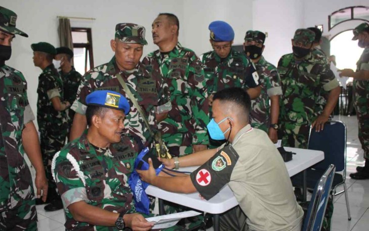 Prajurit Korem 064/MY melaksanakan donor darah, Jum'at (30/9)