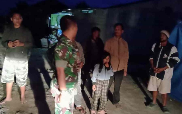 Tim Kesehatan Korem 023/KS layani masyarakat terdampak gempa. Sabtu (1/10)
