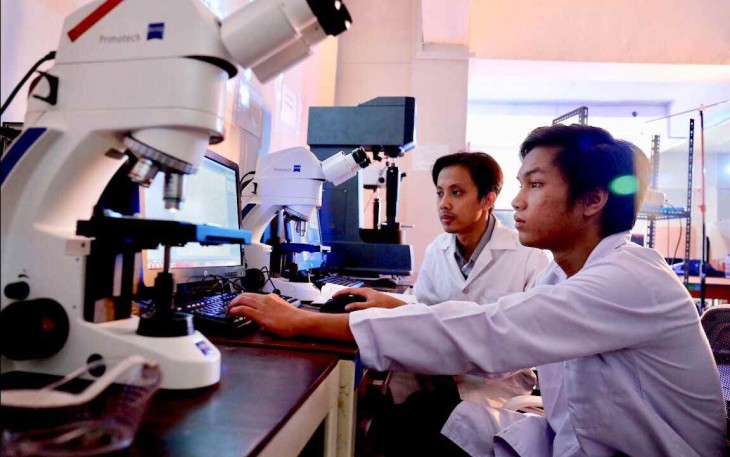Kegiatan Praktikum Mahasiswa Program Studi Teknik Mesin di Laboratorium Universitas Pertamina, 2022.
