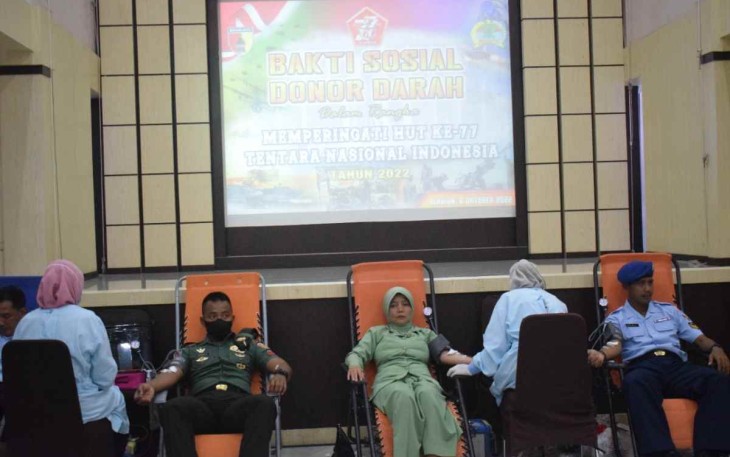 Bakti sosial donor darah Korem 081/DSJ Madiun. Kamis (6/10)