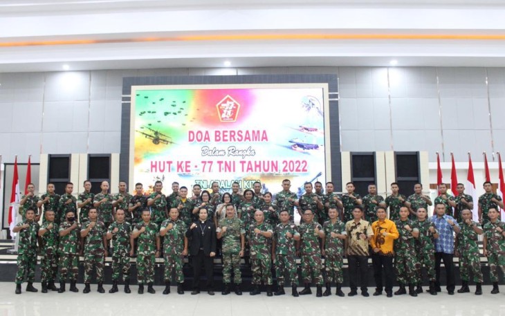 Doa bersama jajaran Kodam XII/Tpr dalam rangka HUT ke 77 TNI