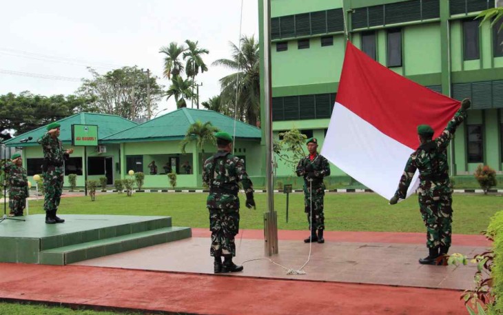 Upacara bendera Kodim 0906/Kkr