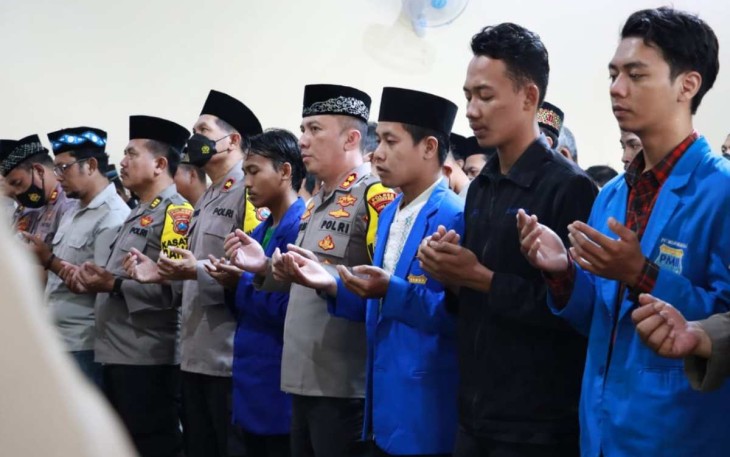 Sholat ghaib dan doa bersama di Masjid Darul Muttaqin