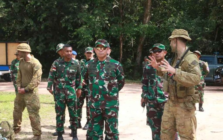 Pangdivif 2 Kostrad Mayjen TNI Syafrial saat menutup Latma Wirrajaya Ausindo TA 2022 di Baturaja Sumsel