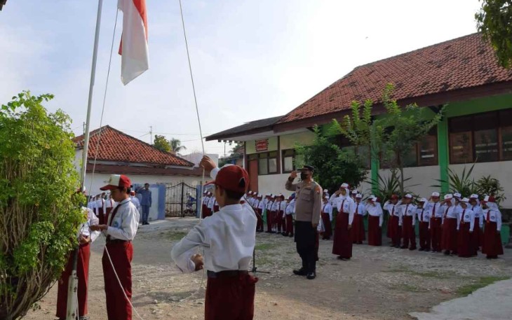 Kapolsek Sampang jadi Irup di SD Negeri Rong Tengah V