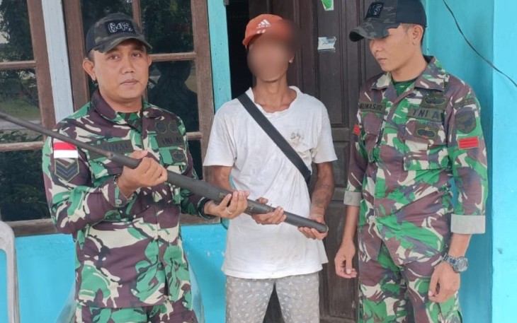 Satgas perbatasan terima senpi rakitan warga