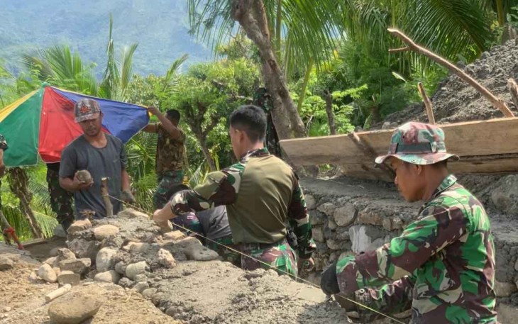 Pembuatan plat Duiker pengecoran jalan