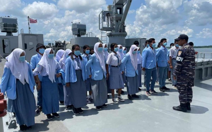Open Ship KRI Teluk Weda-526 