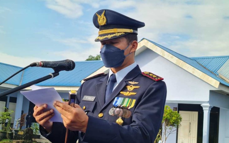 Danlanud Sugiri Sukani Letkol Pnb Supardo Butarbutar saat membacakan amanat Menteri Sosial