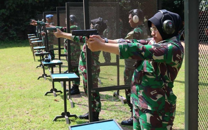 Latihan menembak prajurit Kosek IKN Jakarta 