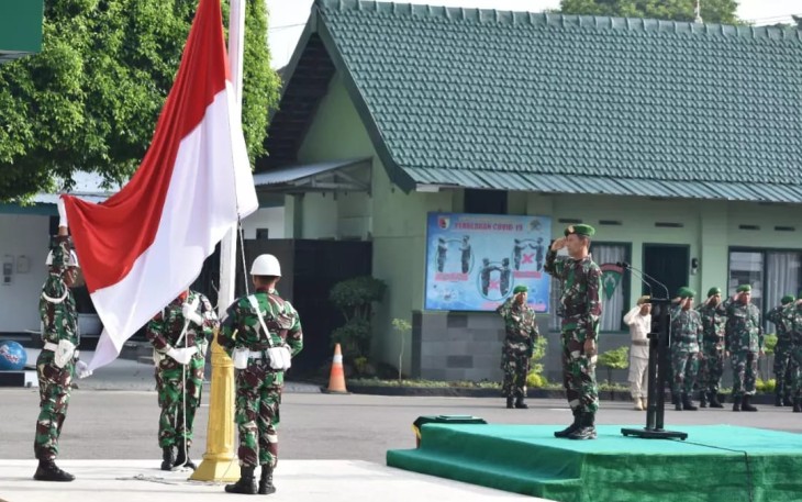 Upacara bendera di Korem 081/DSJ 