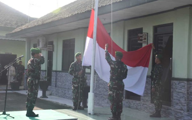Upacara bendera di Kodim 0803/Madiun