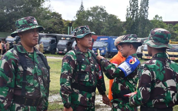 Danrem 081/DSJ Kolonel Inf Deni Rejeki saat apel kesiapansiagaan dan latihan penanggulangan bencana di Pacitan 