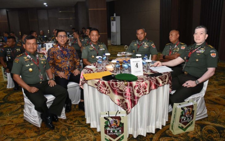 Pangdam I/BB Mayjen TNI Achmad Daniel Chardin saat menghadiri pelantikan pengurus IKAS di Bandung 