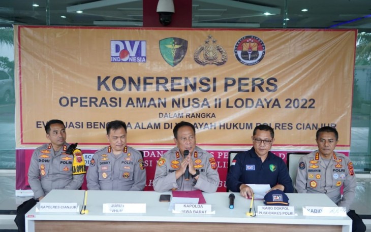 Kapolda Jabar Irjen Pol Drs Suntana saat memberikan keterangan pers, Minggu (27/11/2022).