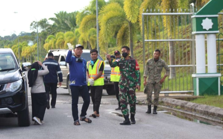 Fogging zona netral perbatasan RI Malaysia 