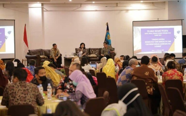 Rapat evaluasi kinerja bidang rehabilitasi di Hotel Santika Mega City Bekasi