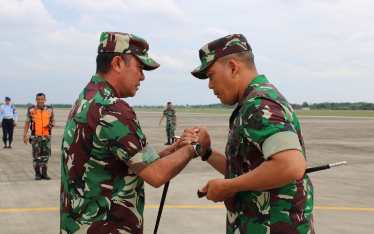 Pangkoopsud I Marsda TNI Bambang Gunarto bersama Danlanud Sri Mulyono Herlambang Kolonel Pnb Sigit Gatot P