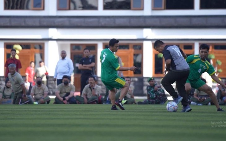 Laga pembuka turnamen sepakbola Asintel Cup 2022