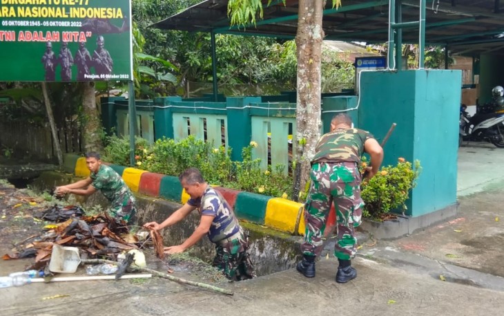 Kerja bakti pembersihan lingkungan pangkalan