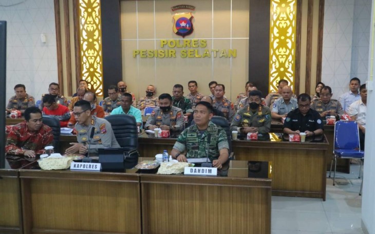 Dandim 0311/Pessel Letkol Inf Sunardi saat rakor keamanan jelang Nataru
