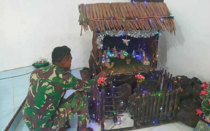 Dekorasi Natal Gereja di Perbatasan 