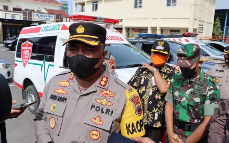 Kapolres Demak AKBP Budi Adhy Buono saat memberikan keterangan pers usai apel gelar pasukan gabungan operasi Lilin Candi 2022, Kamis (22/12)