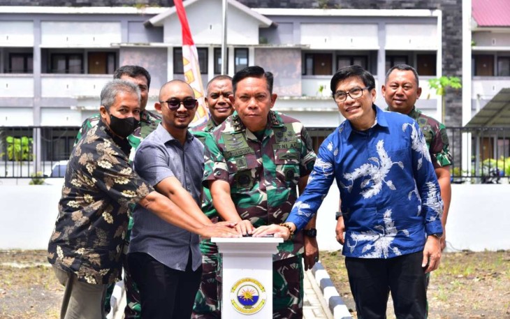 Pangkoarmada III Laksamana Muda TNI Irvansyah saat peresmian fasilitas penunjang operasional di Koarmada III