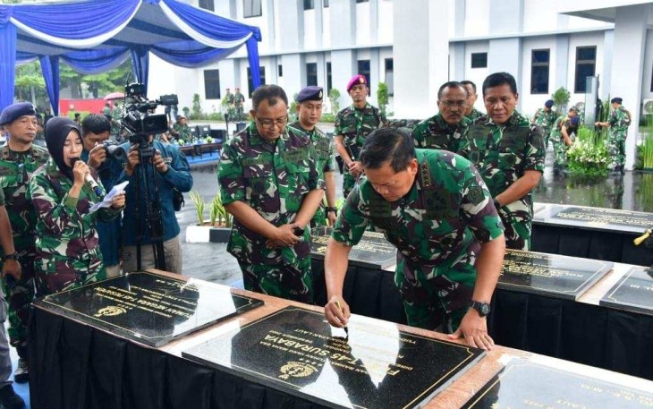 Panglima TNI Laksamana Yudo Margono saat meresmikan fasilitas infrastruktur strategis TNI AL