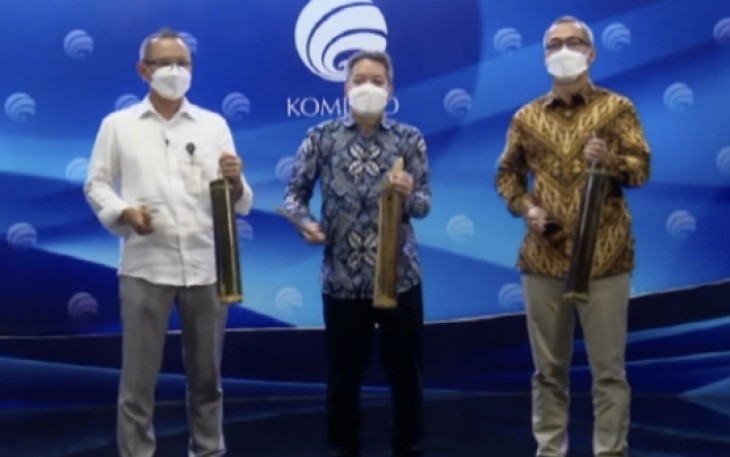 Dirjen IKP Kementerian Kominfo Usman Masing (tengah) saat launcing buku elektronik mudik aman dan sehat di Jakarta. Senin (25/4/2022)