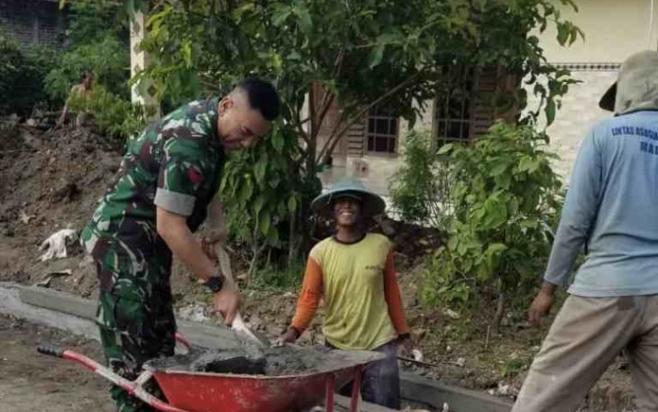 Berjibaku bantu warga binaan bangun drainase 