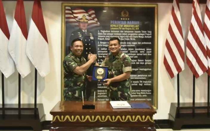Pangkoarmada III bersama Danrem 173/PVB