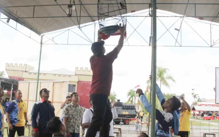 Lomba burung berkicau Piala Dansatbrimob Cup I