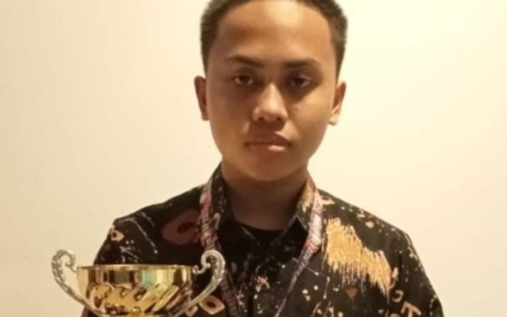 Fayyadh Ats Tsaqib Marwan siswa kelas XI IPA 1 MAN 2 Kota Makassar penerima beasiswa Indonesia Maju