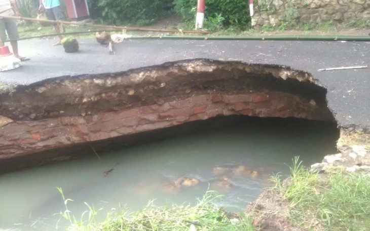 Jembatan penghubung Desa Sitiarjo Sumawe dan Sidodadi, Kecamatan Gedangan, Kabupaten Malang.
