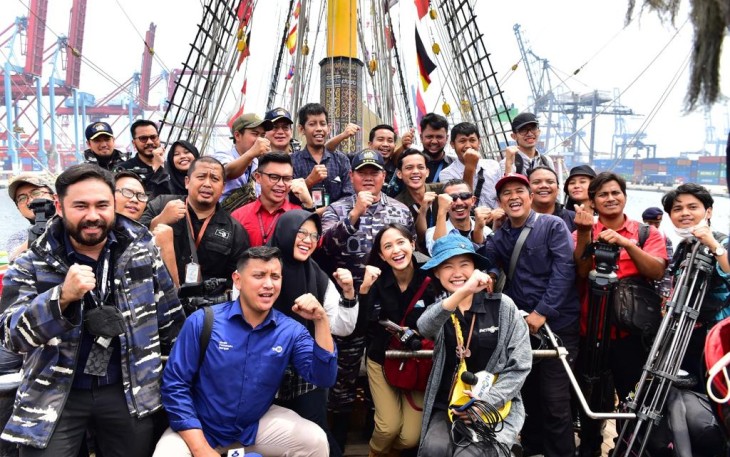 Kasal Laksamana TNI Yudo Margono saat bersilaturahmi dan minum kopi bersama dengan para pemimpin media nasional di atas KRI Dewaruci sambil berlayar/joy sailing ke Perairan Teluk Jakarta, Jum’at (02/09).