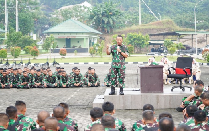 Danrem di Kompi A/B Yonif 611/Awang Long Jl. Apt. Pranoto Samarinda Seberang, Senin (19/9/2022).