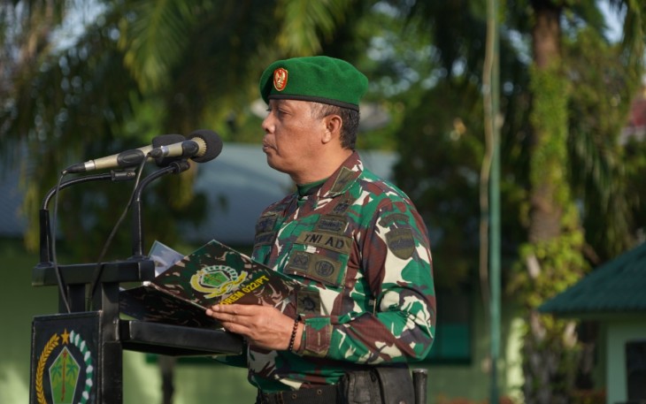 Kepala Seksi Rencana Korem 022/Pantai Timur Letkol Kav A.R Dalimunthe, S.E., M.M., yang bertindak sebagai Irup membacakan amanat dari Pangdam I/Bukit Barisan Mayjen TNI Achmad Daniel Chardin, SE, M.Si.