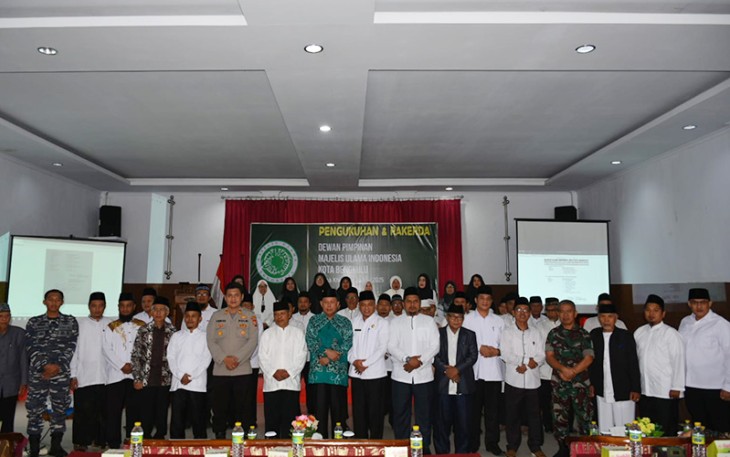 Foto bersama usai Pengukuhan dan Rakerda MUI Kota Bengkulu, Selasa (13/09/2022).